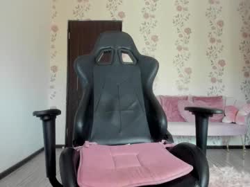 See _elysa online Now @ freecams.uk