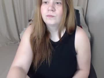 See Adelinalawson online Now @ freecams.uk
