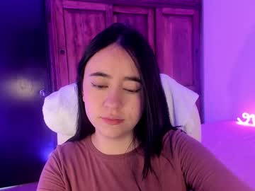See Alicee_2 online Now @ freecams.uk