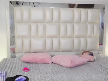 See Aradia_01 online Now @ freecams.uk