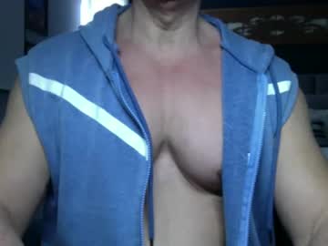 See Bgdkmuscleguy online Now @ freecams.uk