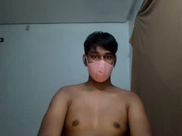 See Brownguy2505 online Now @ freecams.uk