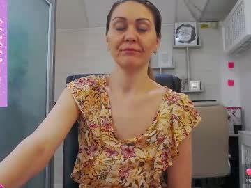 See Ellamilf online Now @ freecams.uk