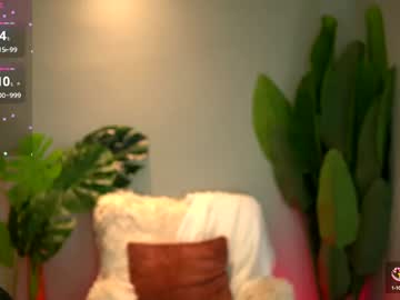 See Juliarichard online Now @ freecams.uk