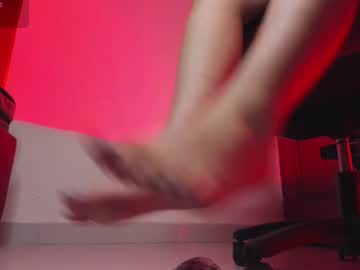 See Larissa01_ online Now @ freecams.uk