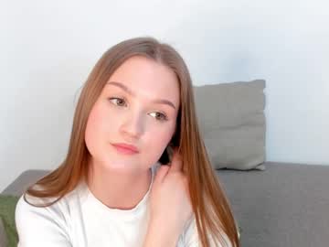 See Lynnafairfield online Now @ freecams.uk
