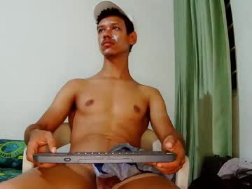 See Master_cospi96 online Now @ freecams.uk