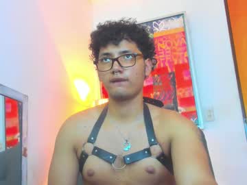 See Nick_1606 online Now @ freecams.uk
