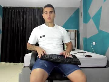 See Simonkeler online Now @ freecams.uk