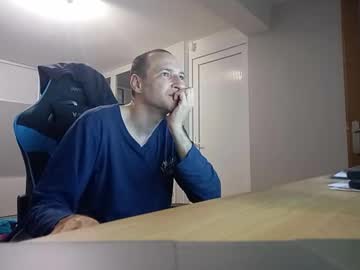 See Stickolive1 online Now @ freecams.uk