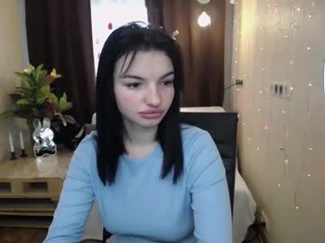 See Tianaraya online Now @ freecams.uk