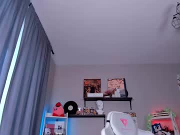 See Vivian_qwerty online Now @ freecams.uk